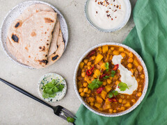 Wegańskie curry z ciecierzycą i chapati